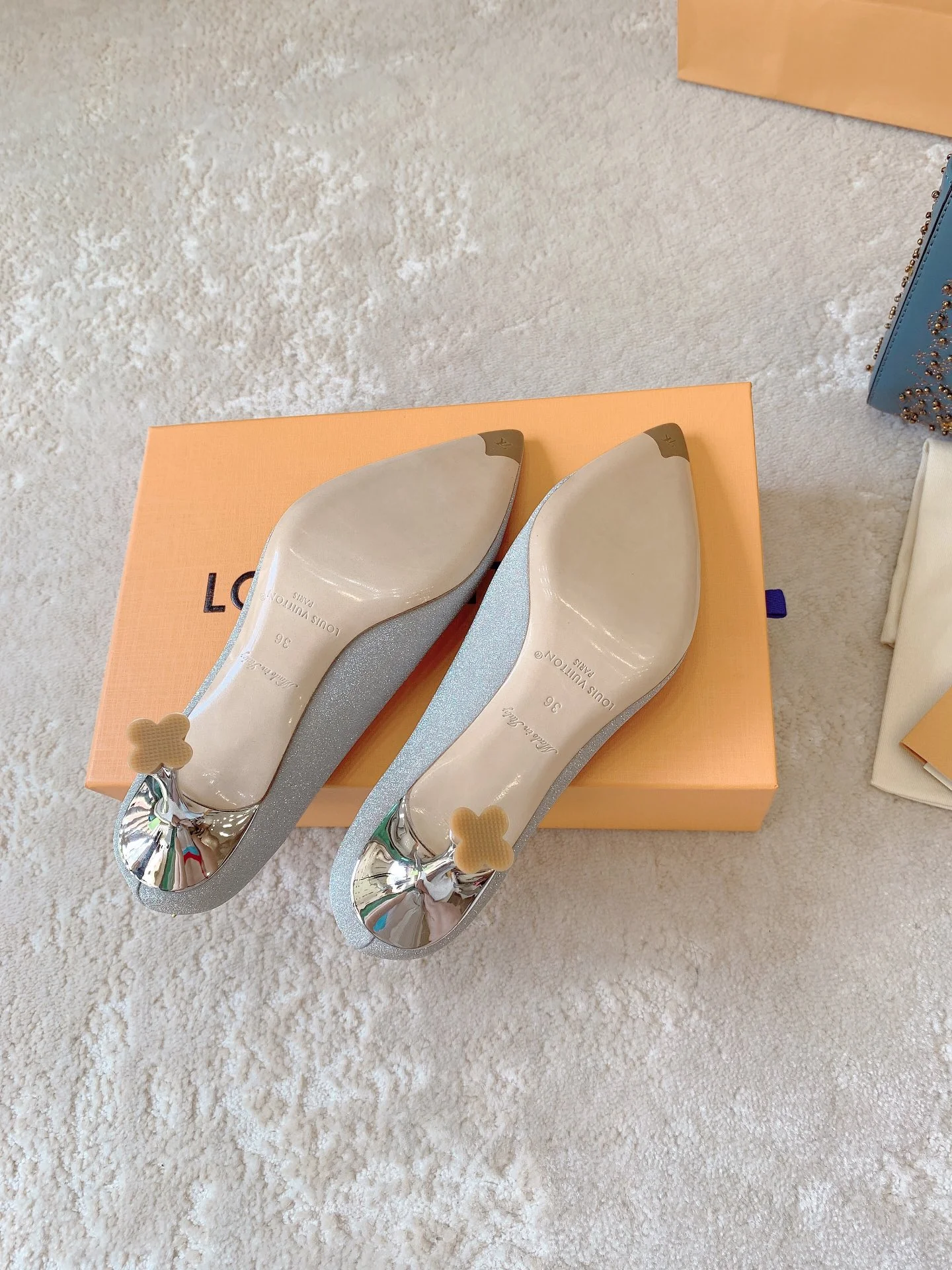 Новинка весны/лета 2023 - Коллекция Blossom Elegance - Босоножки на высоком каблуке - 7-5 см - Серебристые - 1