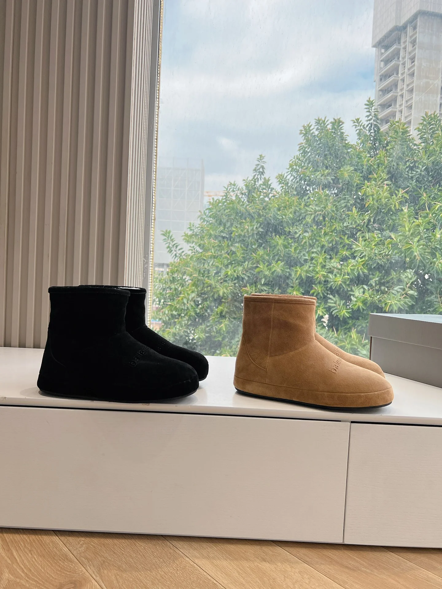 Снежные ботинки Balenciaga 2024 — изображение из коллекции