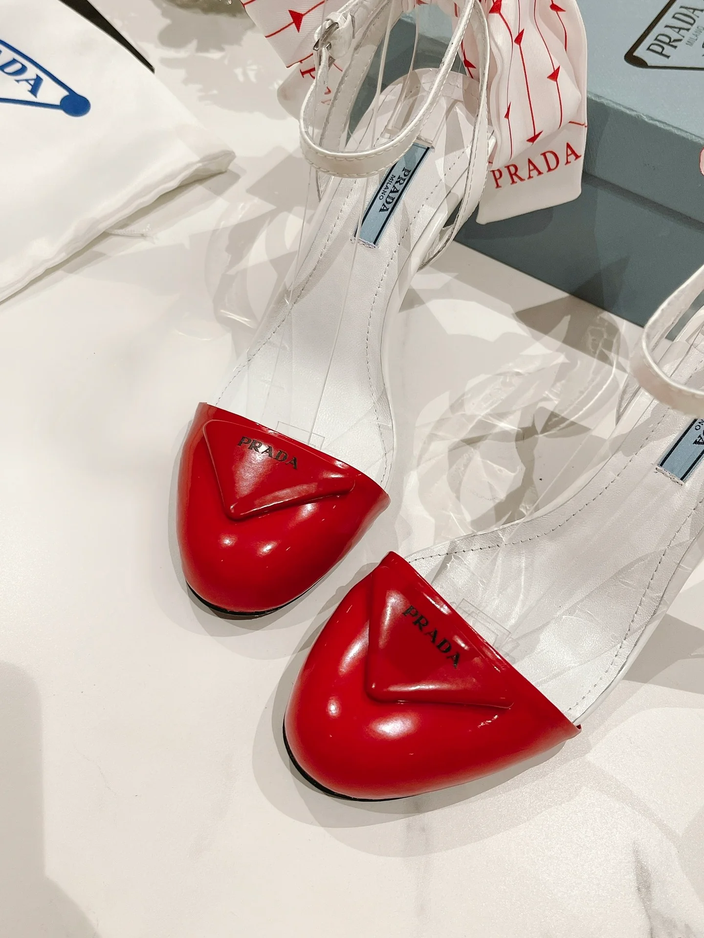 Prada - Коллекция ранней весны - Британский стиль - Туфли на высоком каблуке