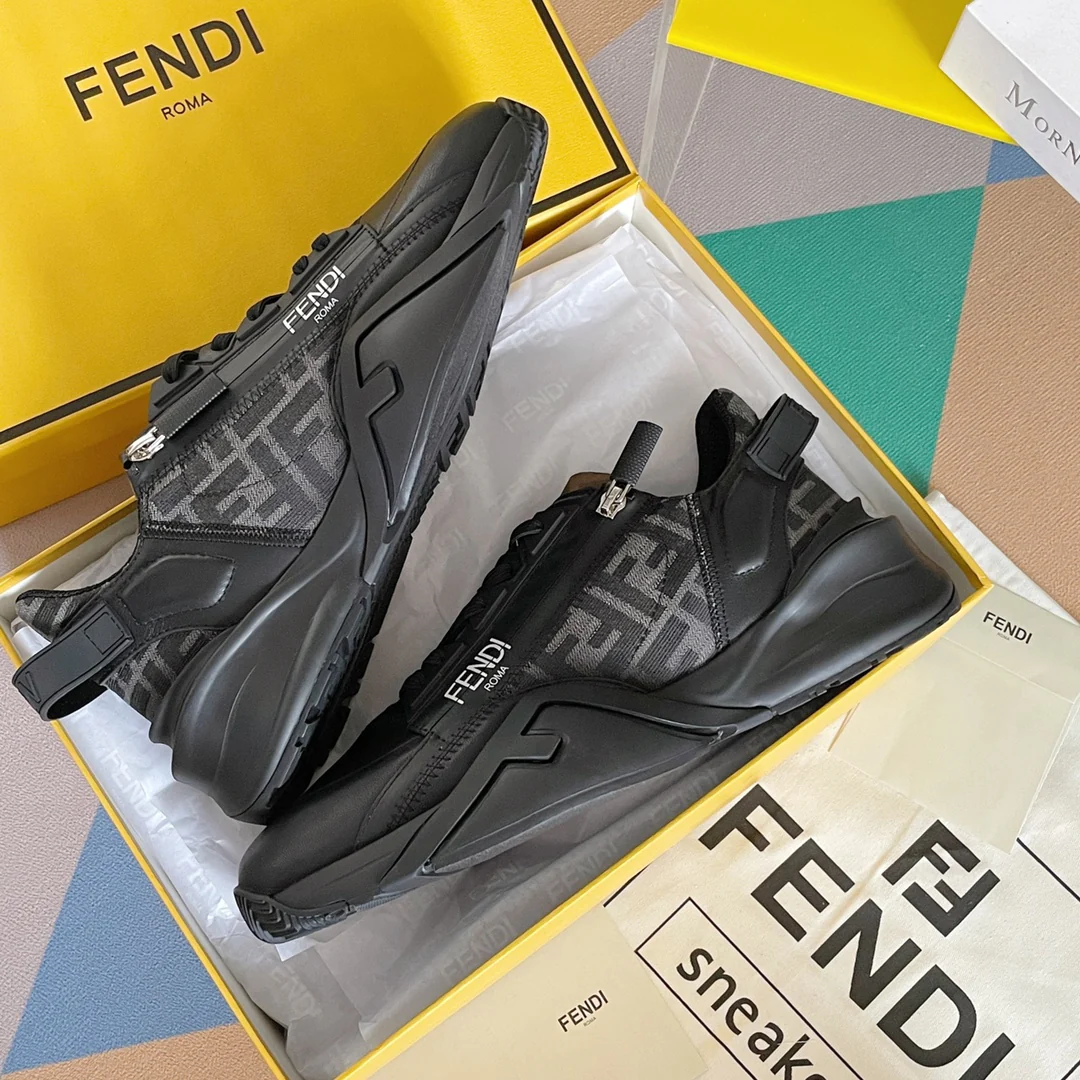 Fendi - Повседневные кроссовки - Черный монограммный дизайн