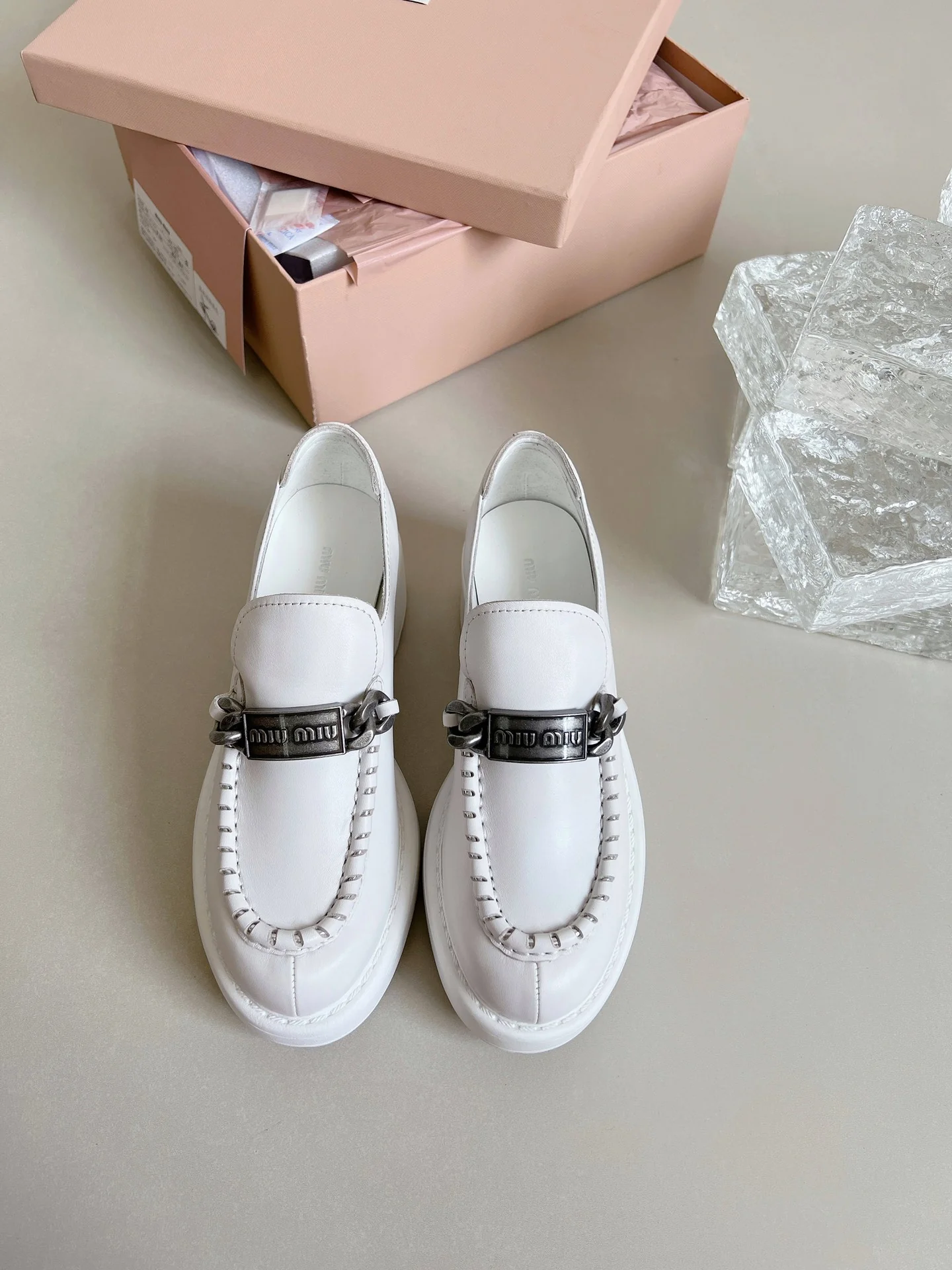 Miu Miu - Новинка сезона осень/зима 2022 - Лоферы на платформе