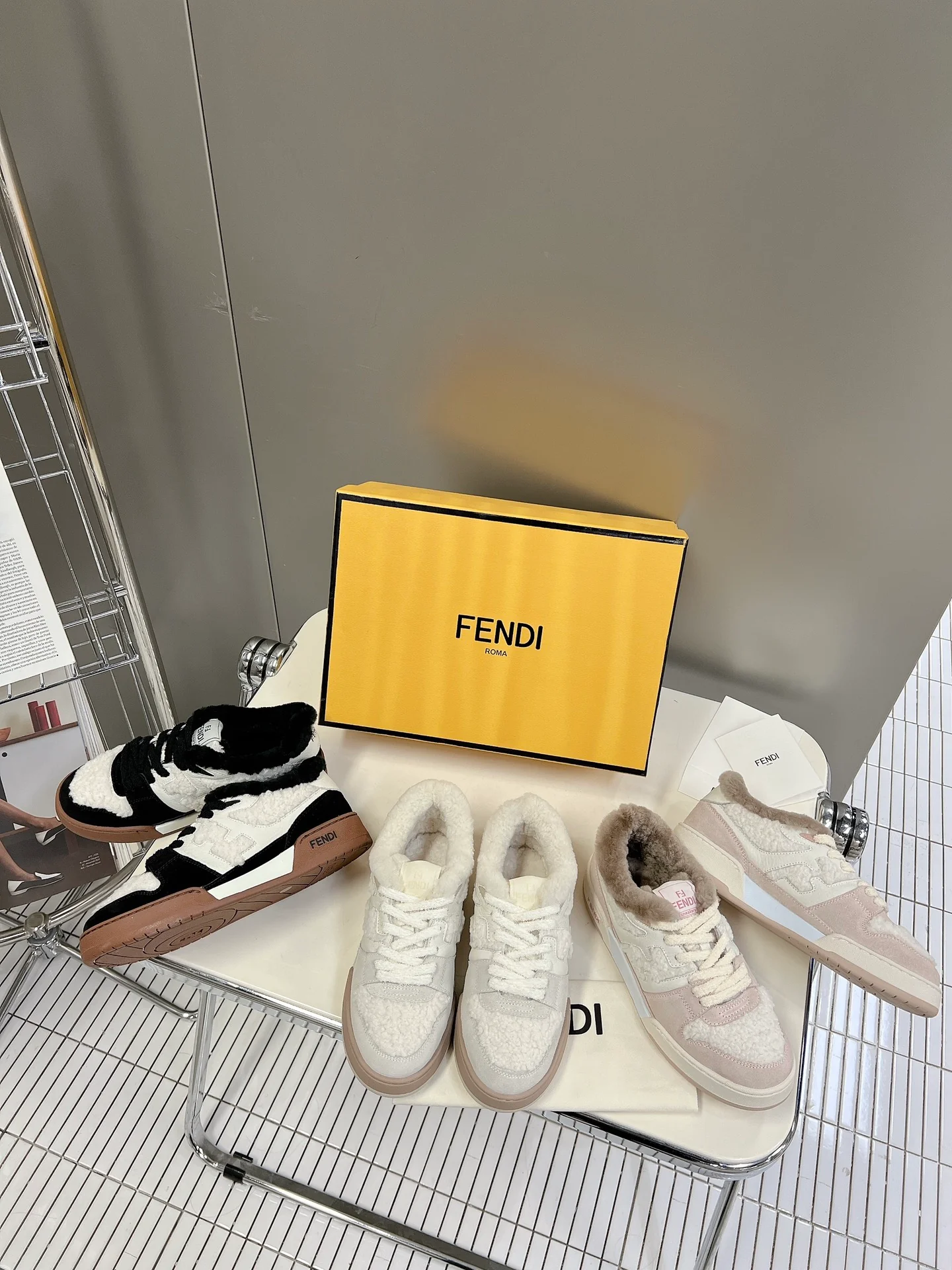 Кроссовки Fendi 22ss из овечьей шерсти, повседневные, черные.