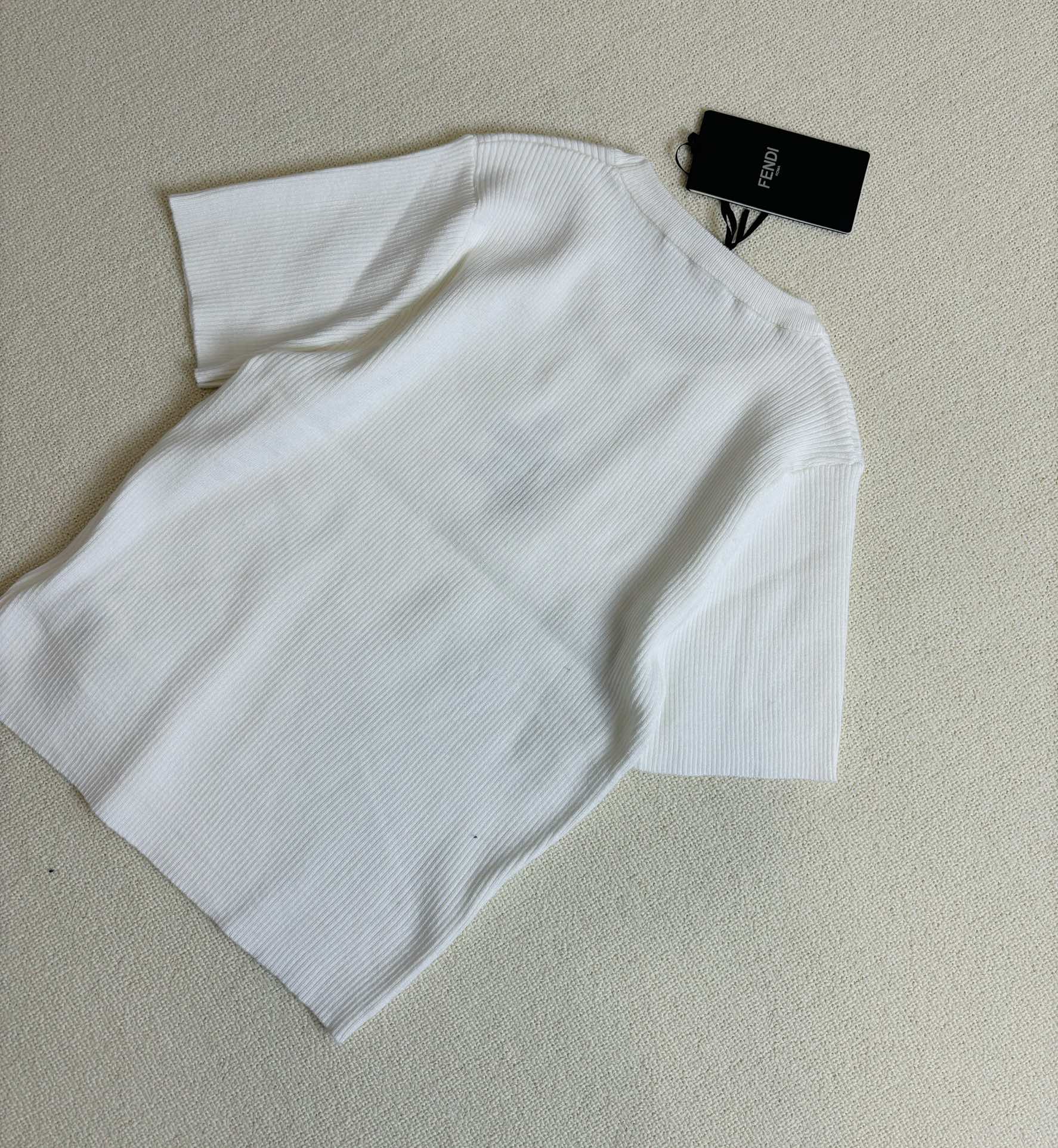 Fendi - 2403 - Вязаная футболка с коротким рукавом для ранней весны - Белая