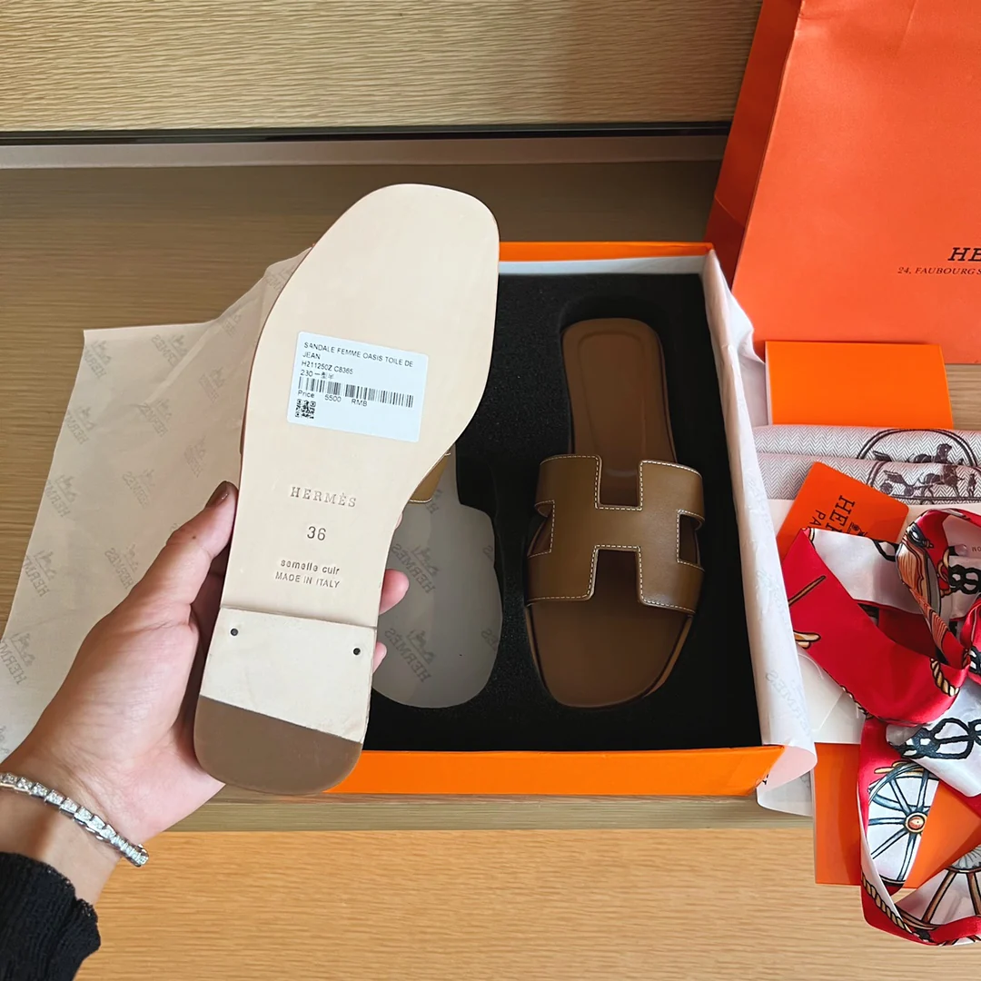 Классические домашние тапочки Hermes H - Верх из однотонной кожи - Подошва, полностью закрывающая тапочки - Коричневый