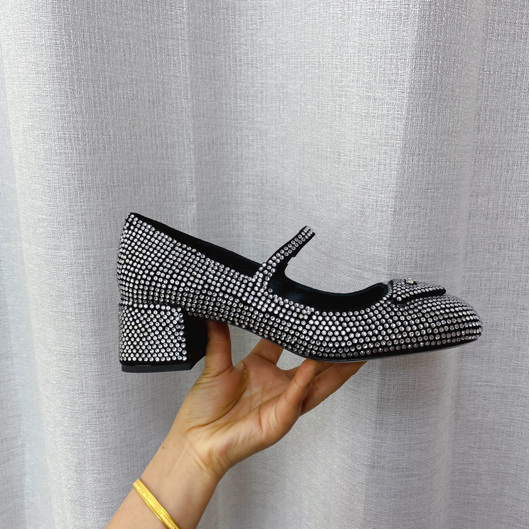 Туфли Prada - Туфли-мэри-джейн на низком каблуке, украшенные стразами - серебристые