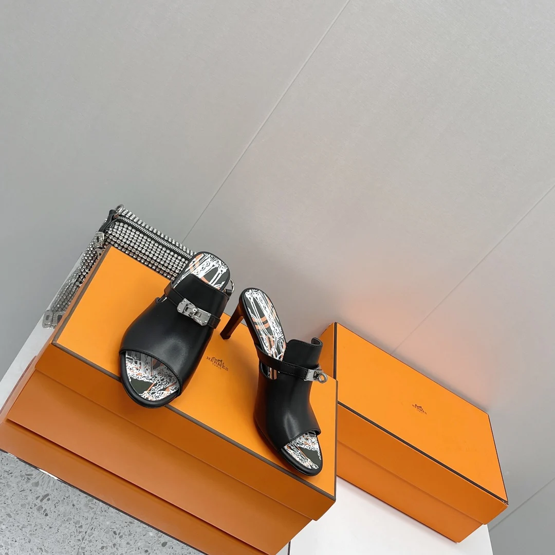 Новинка сезона осень/зима 2022 от Hermes - Шлепанцы на высоком каблуке с открытым носком - 3