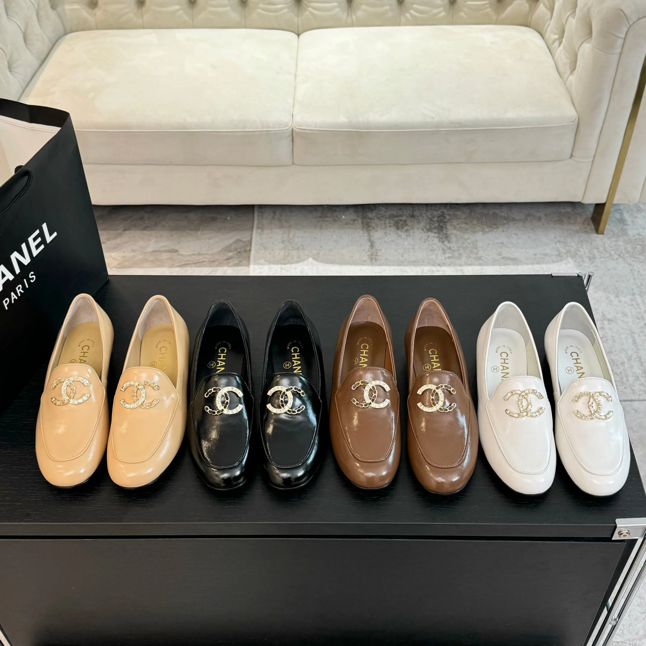 Ретро-обувь Chanel 2024 — изображение из коллекции