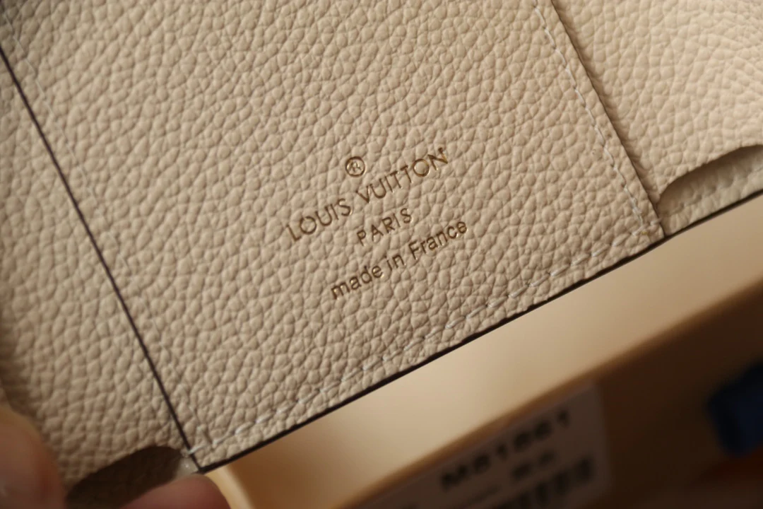 LV-m64060-Короткий трехсекционный кошелек-Белый