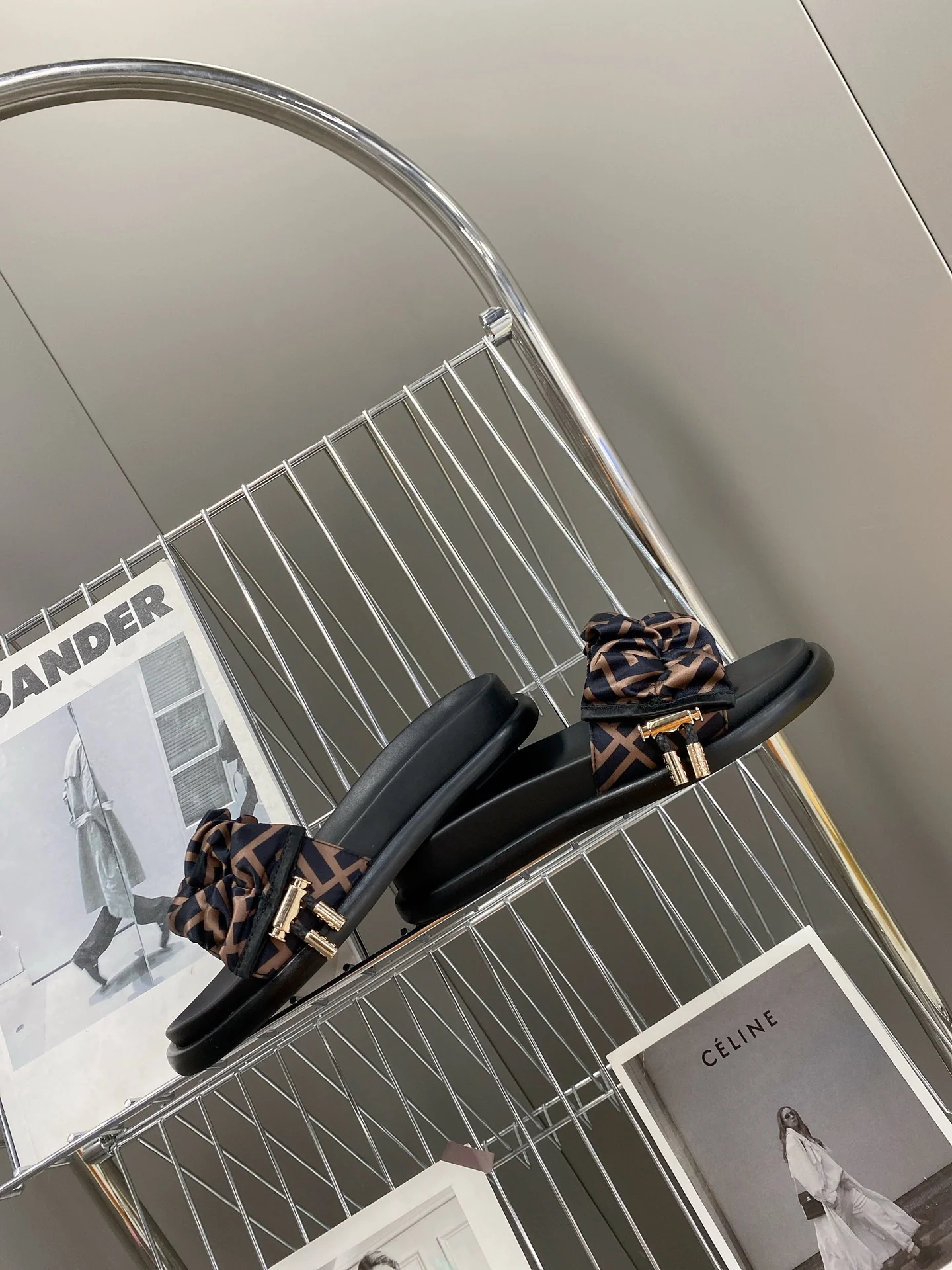 Тапочки Fendi с леопардовым принтом