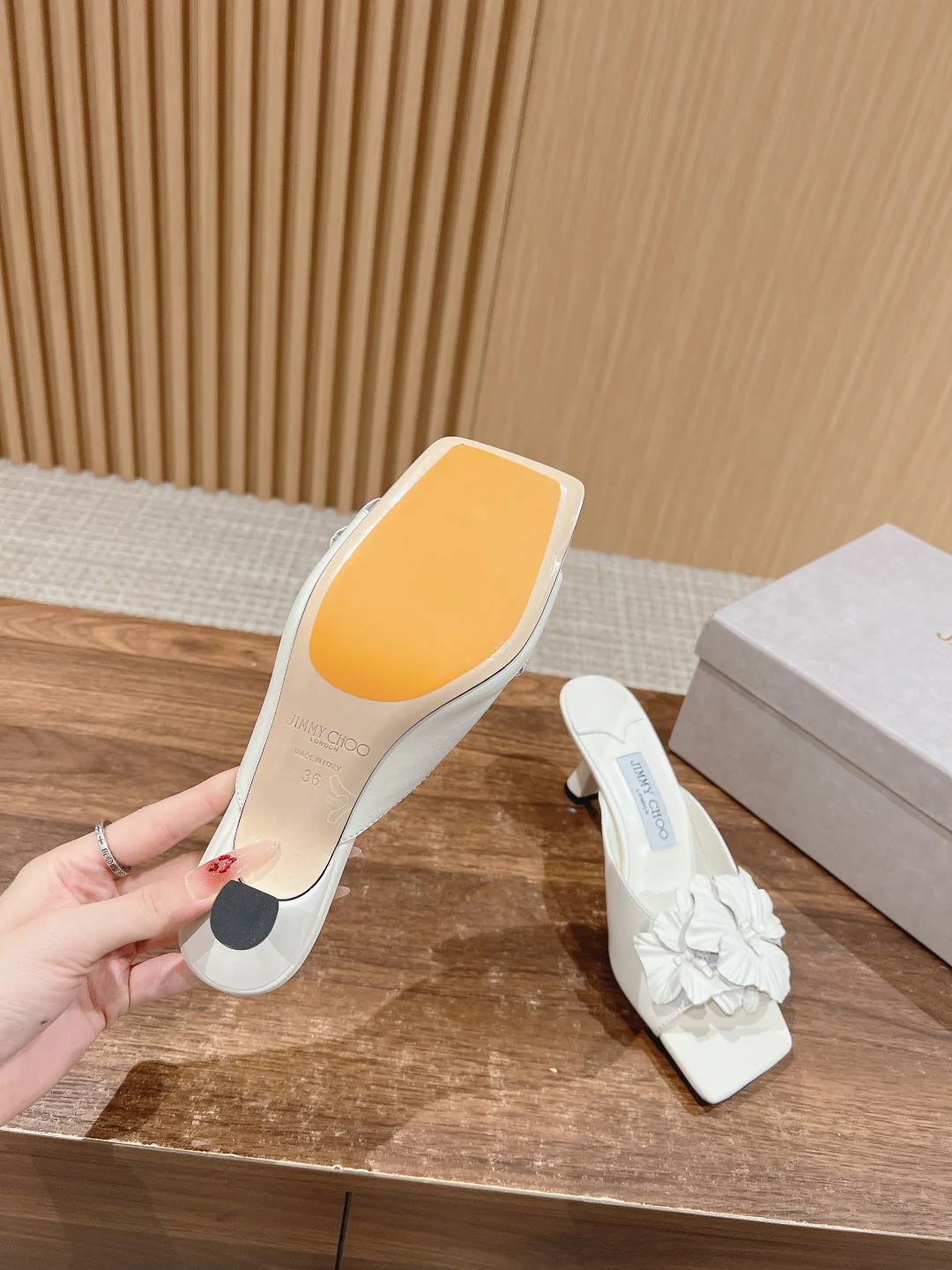 Jimmy - Туфли на каблуке с бантиком - Белые