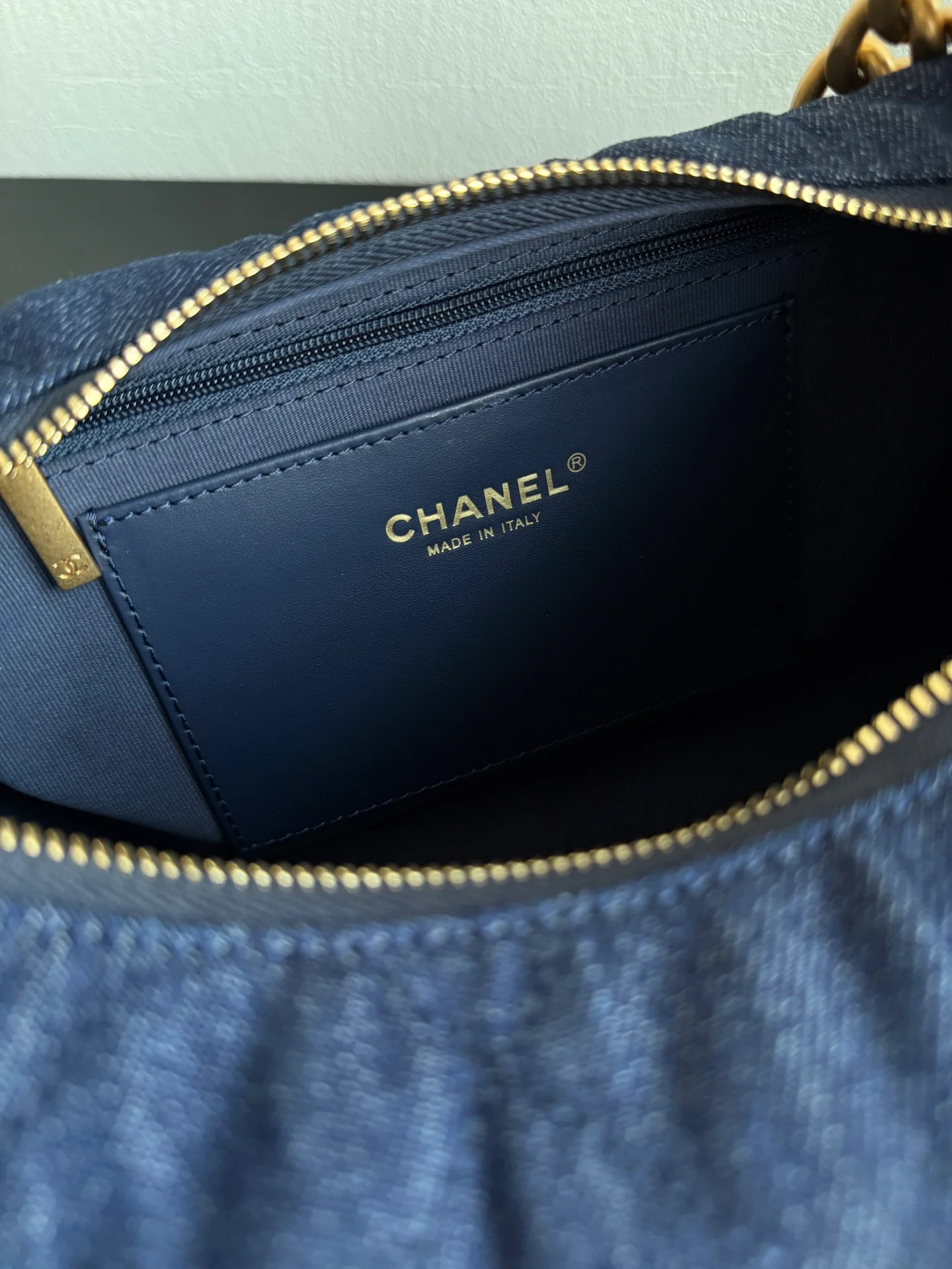 Chanel 25 Chobo Denim Small - Темно-синий