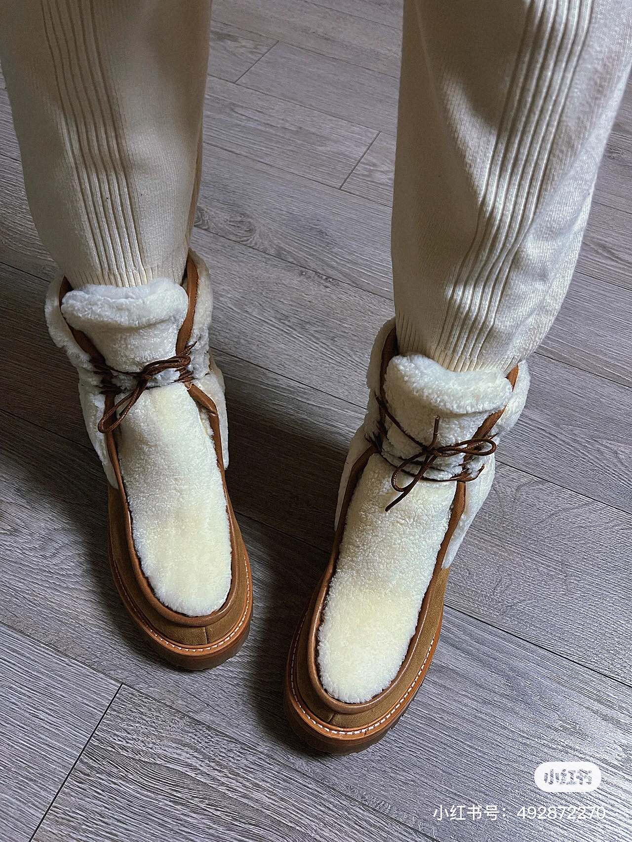 Сапоги для верховой езды Celine - модель унисекс - на фото.