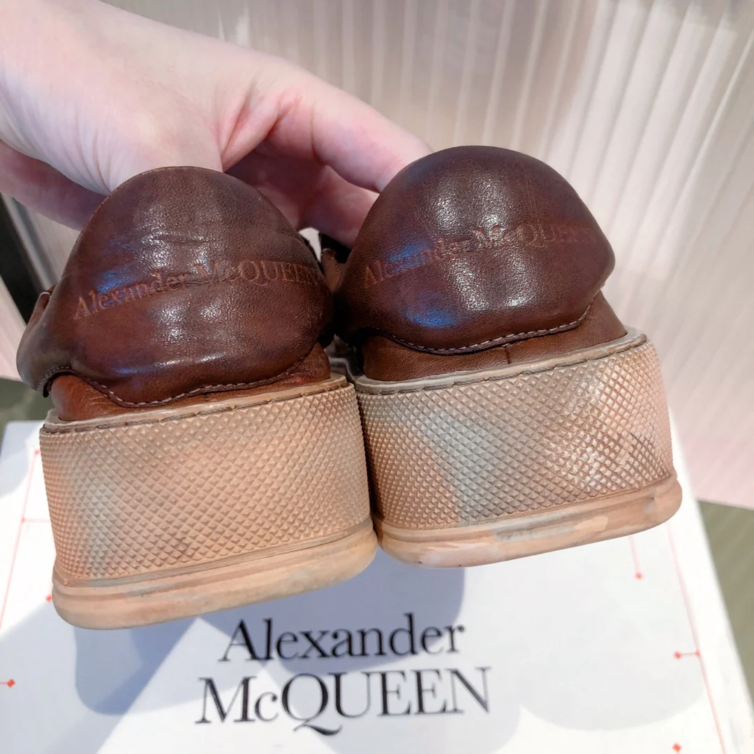 коричневые парусиновые туфли на платформе McQueen