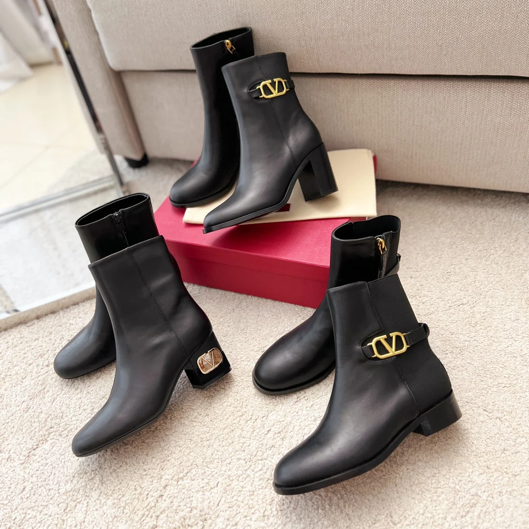 Valentino - Ботильоны из эластичной кожи с лоскутным дизайном - Изображение из коллекции