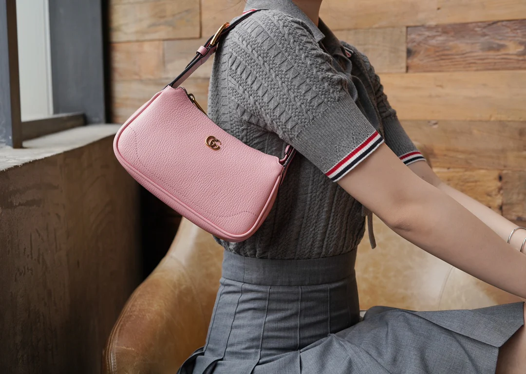 Сумка через плечо из коллекции Gucci Aphrodite - Розовая