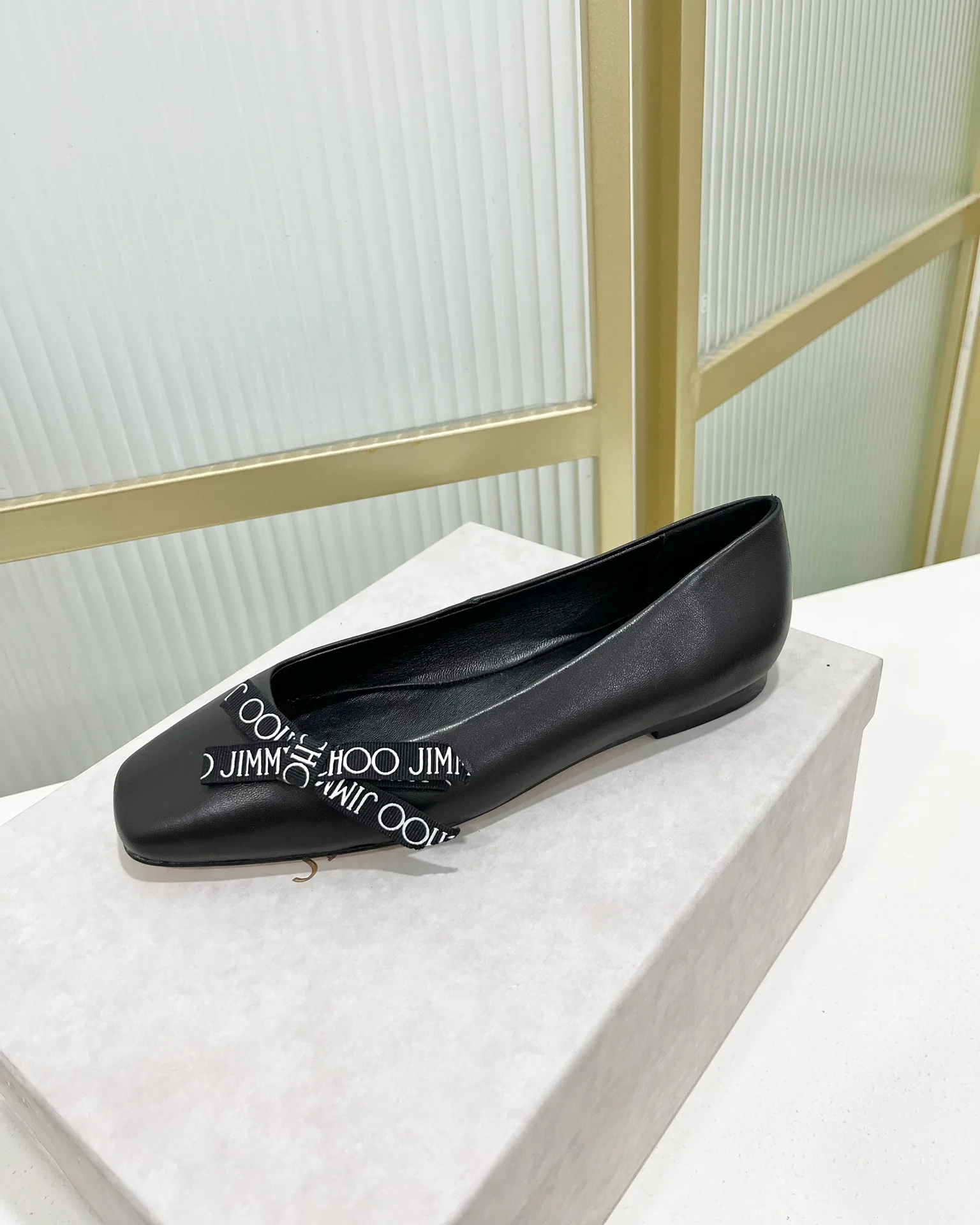 Jimmy - Новинка 2023 года - Туфли-балетки с квадратным носком и принтом из тесьмы - Черные