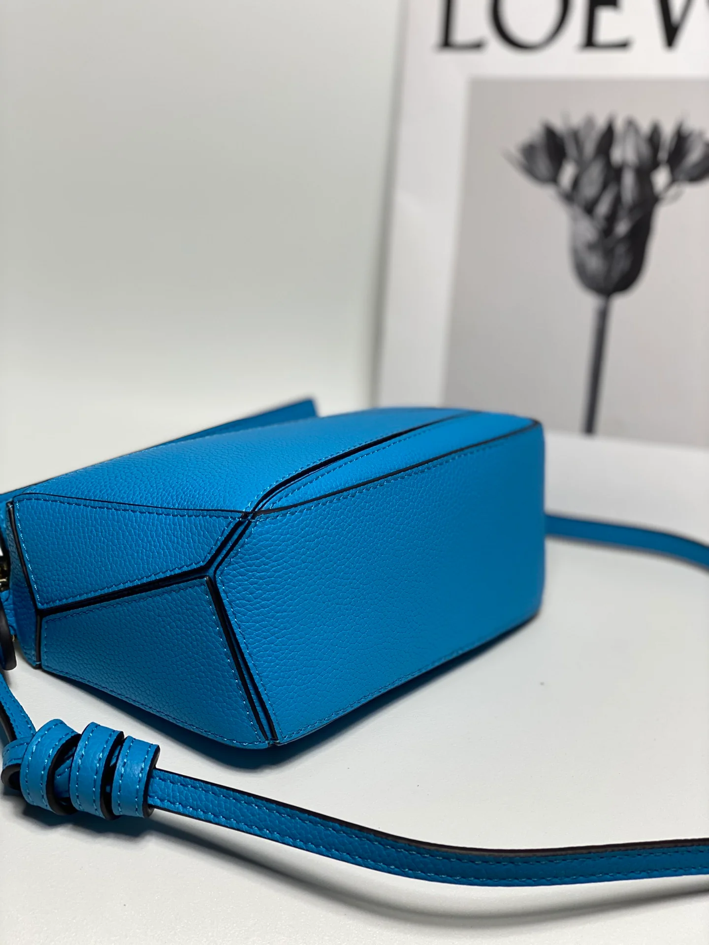 Loewe Puzzle Mini Lychee Blue