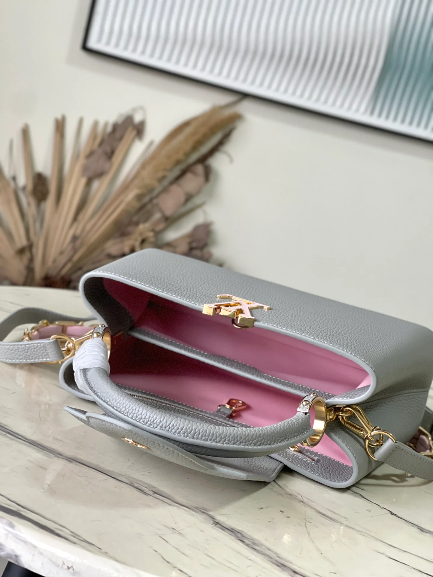 m23280-LV-capucines-medium-handbag/crossbody bag-grey