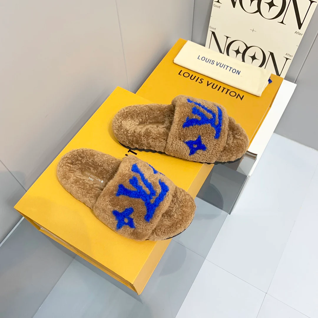 Новинка ранней весны 2022 года от LV - Меховые тапочки - Коричневые