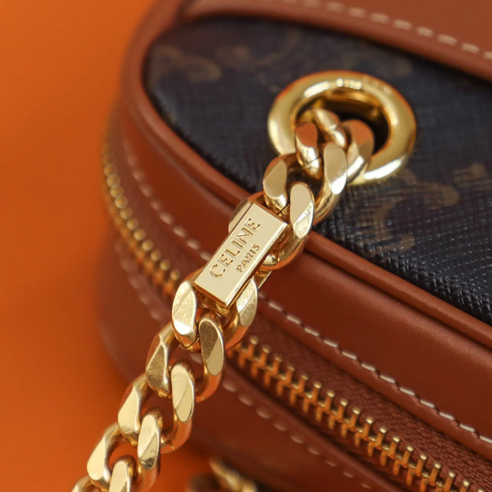 Сумка для фотоаппарата Celine Patapans Triomphe Classic Monogram через плечо