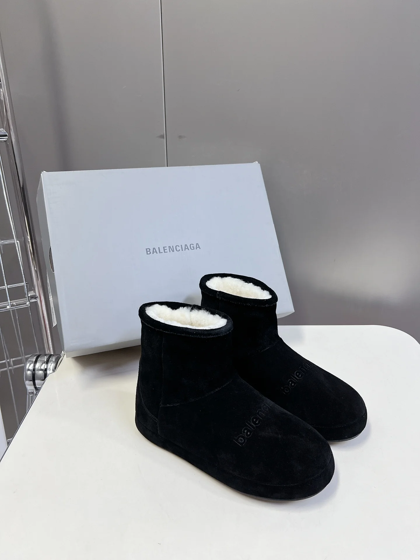 Снежные ботинки Balenciaga 2024 - черные