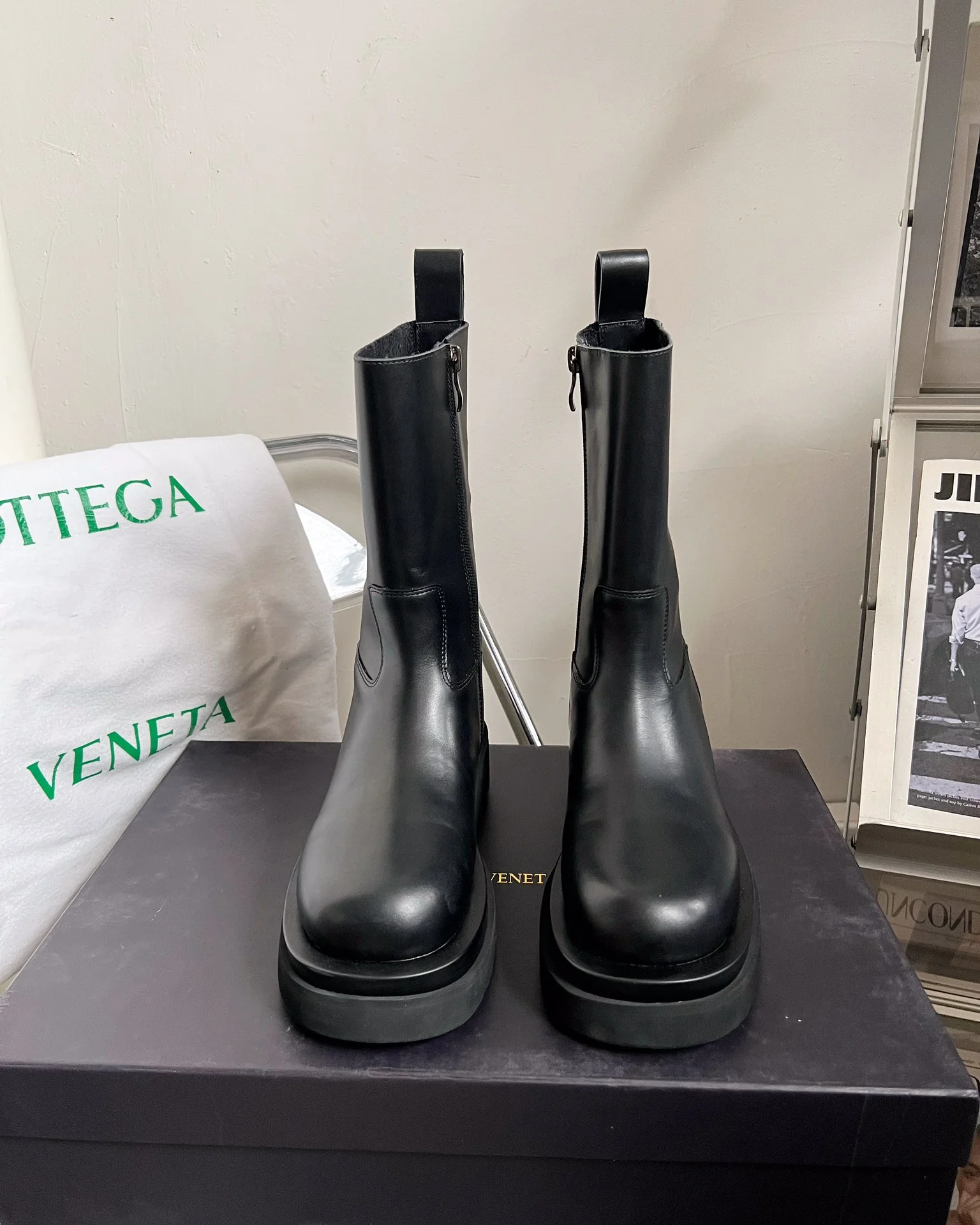 Новинка осенне-зимней коллекции BV - Ботильоны на молнии - Черные