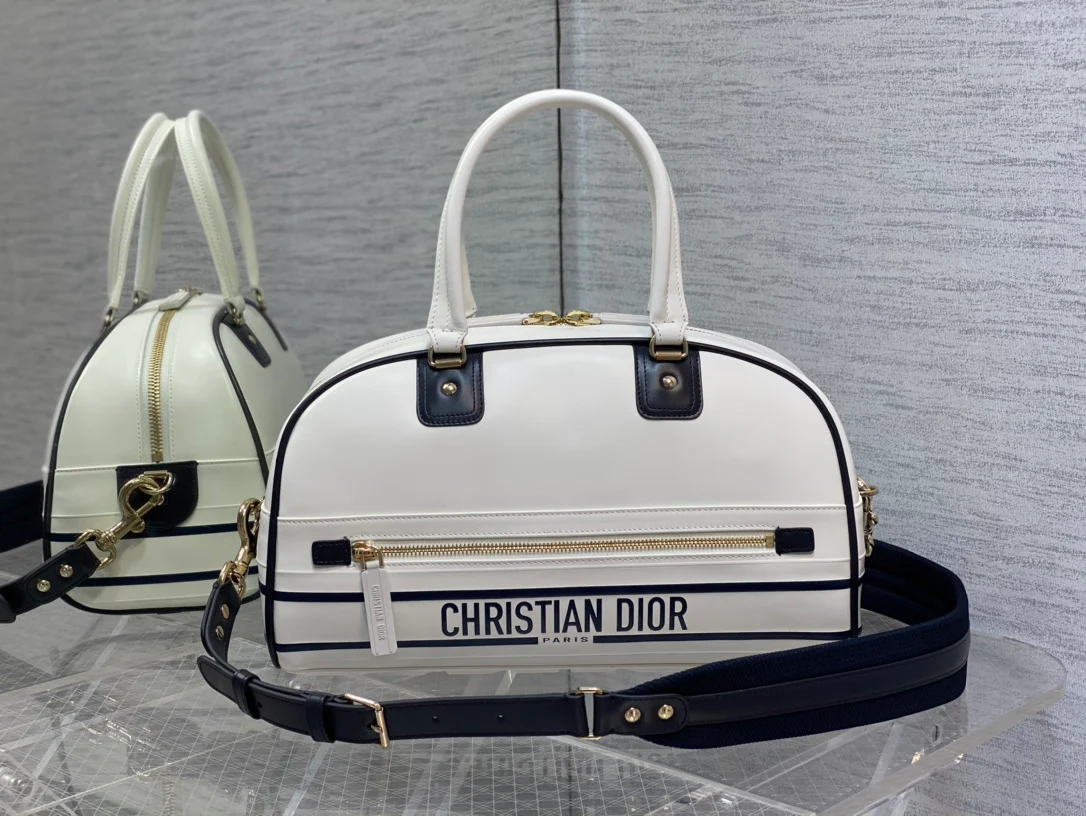 Сумка-боулинг Dior из коллекции весна/лето 2022 Vibe, средний размер - 1 шт.