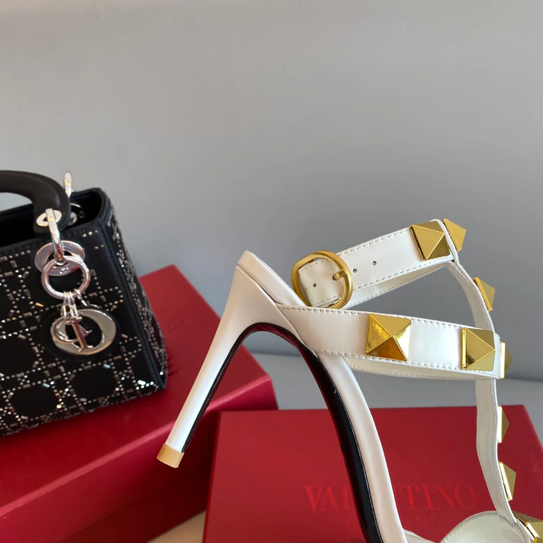 Valentino - Туфли на высоком каблуке с заклепками - Шпильки