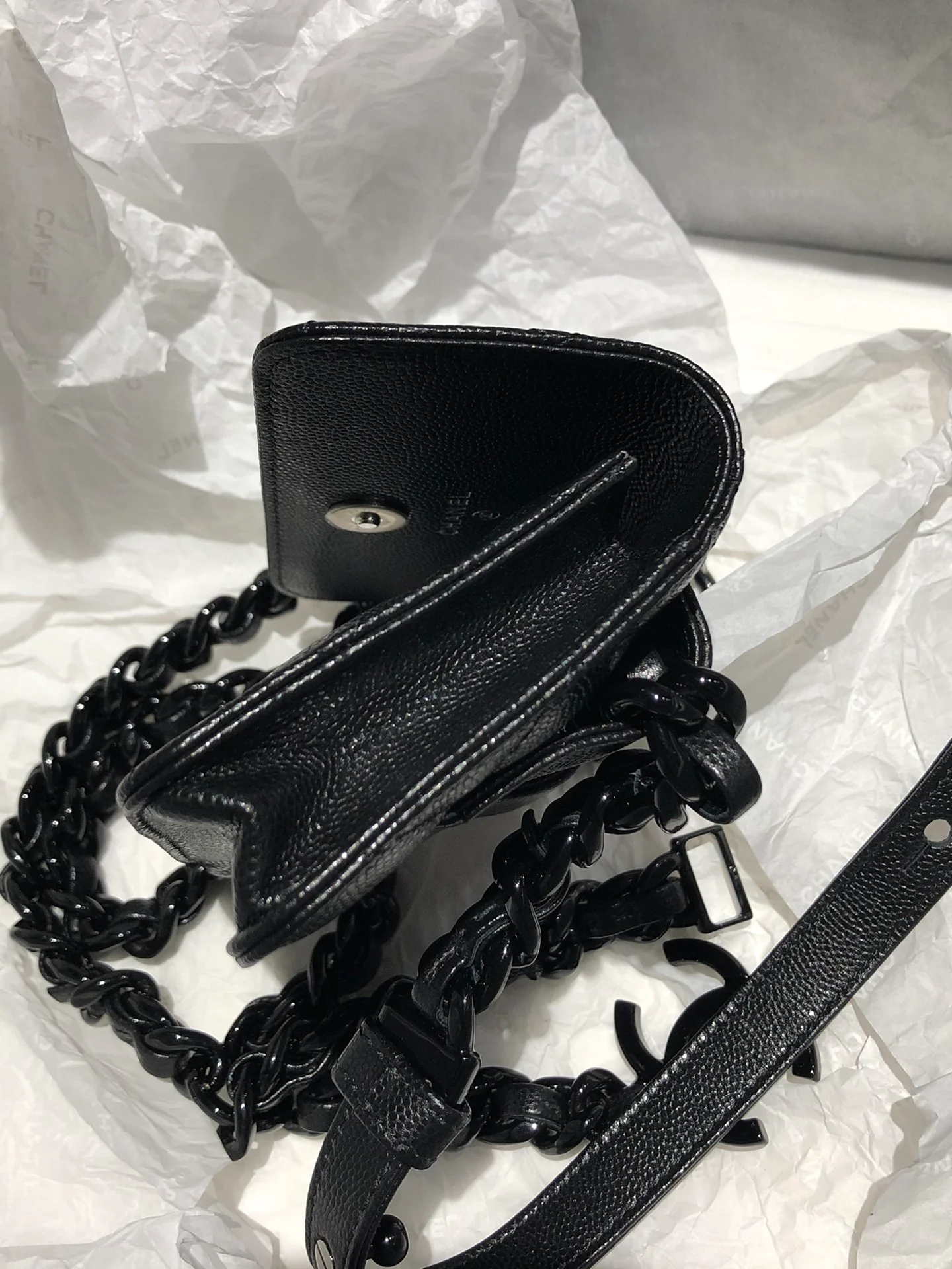 Черный держатель для карт Chanel