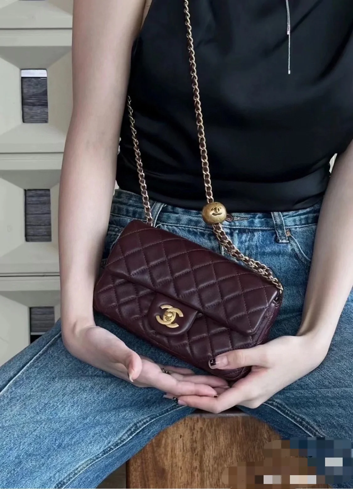 Мини-платье Chanel CF Gold Ball, бордовое.