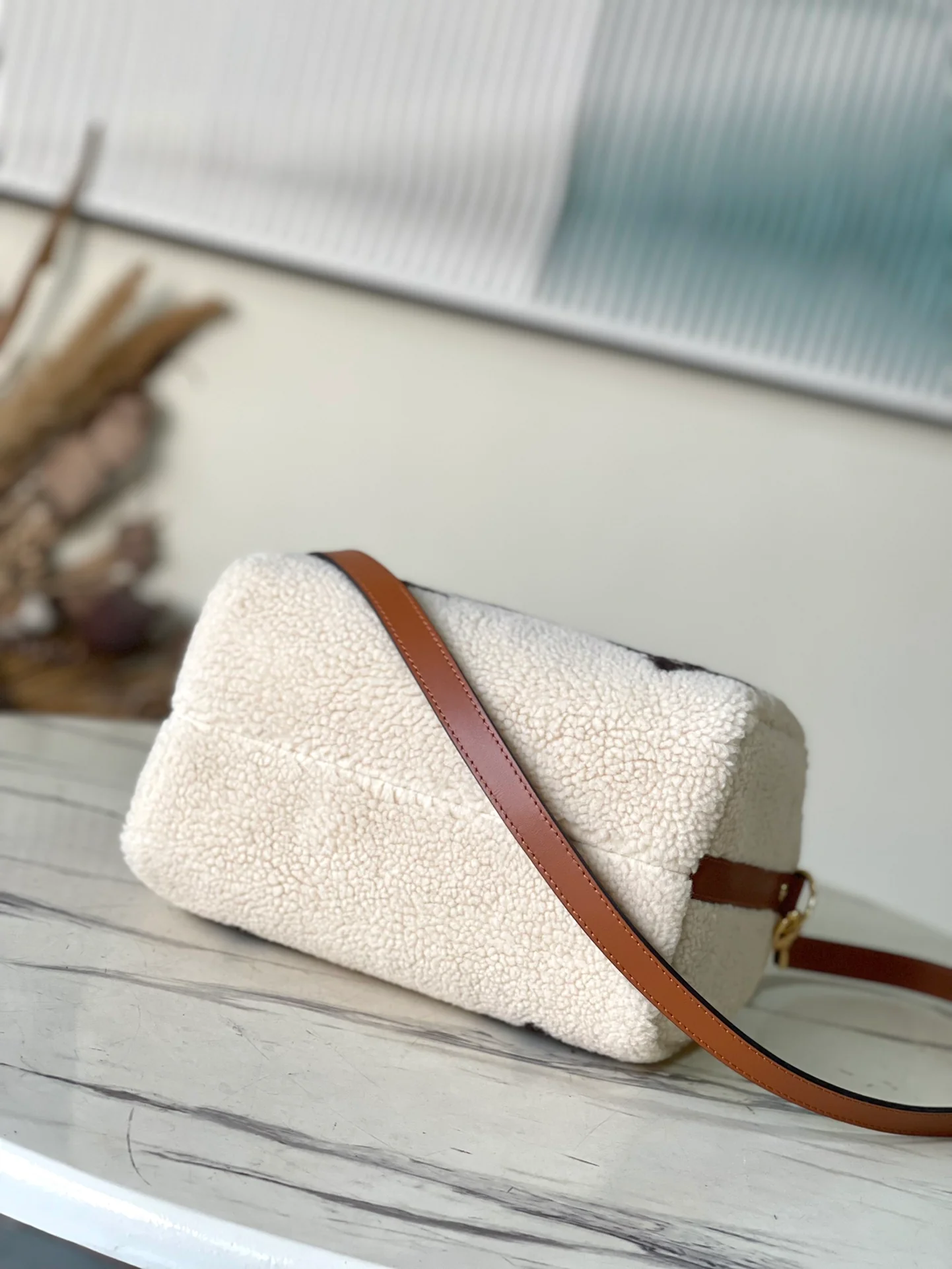 m23468-LV-Сумка через плечо из овечьей шерсти, белая