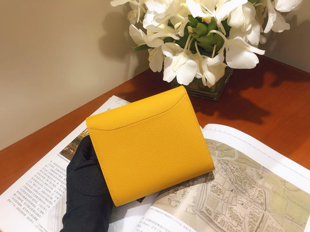 Кошелек Hermes Constance Short Wallet - Epsom - Янтарно-желтый - Серебряная пряжка