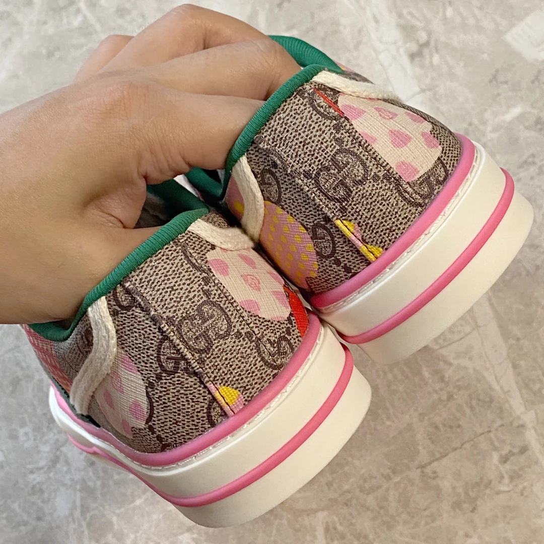 Кроссовки/кеды Gucci