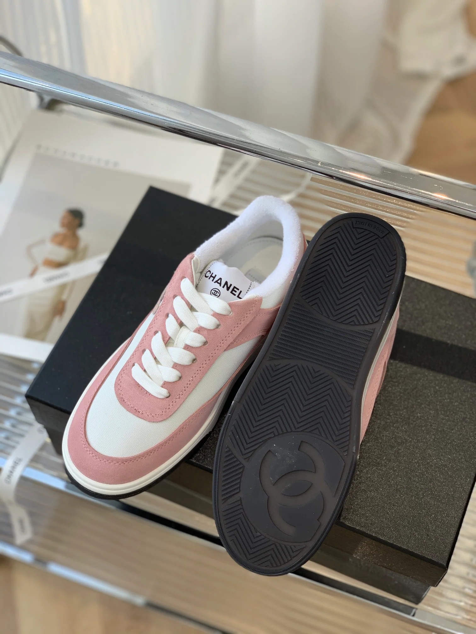 Кроссовки Chanel из парусины - розовые