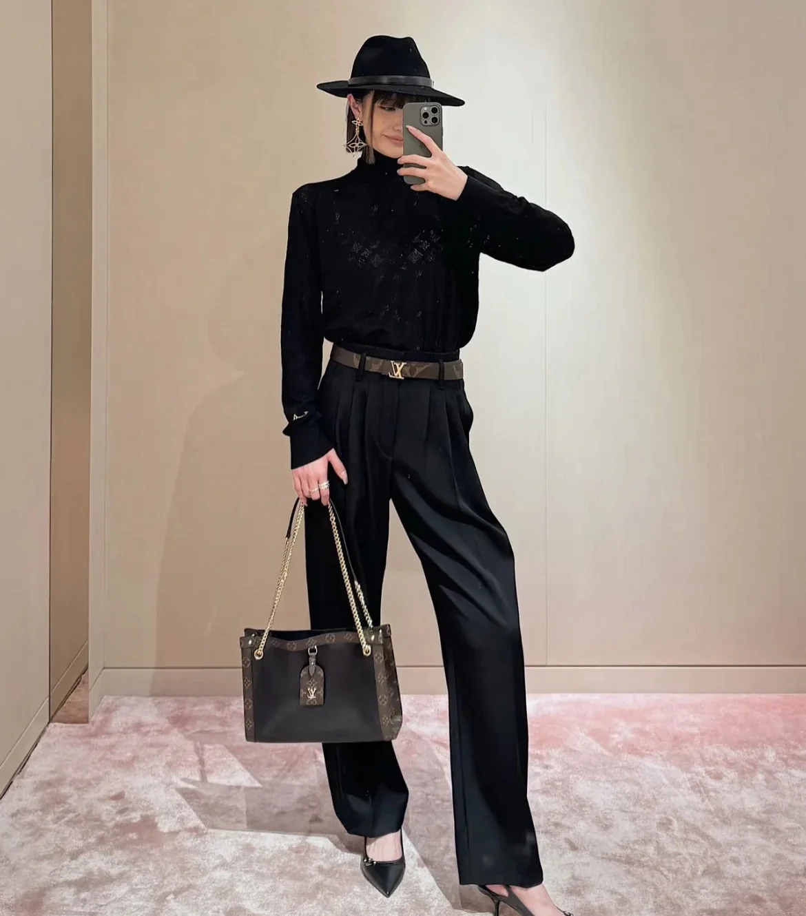 Маленькая сумка LV Nova Classic - черная