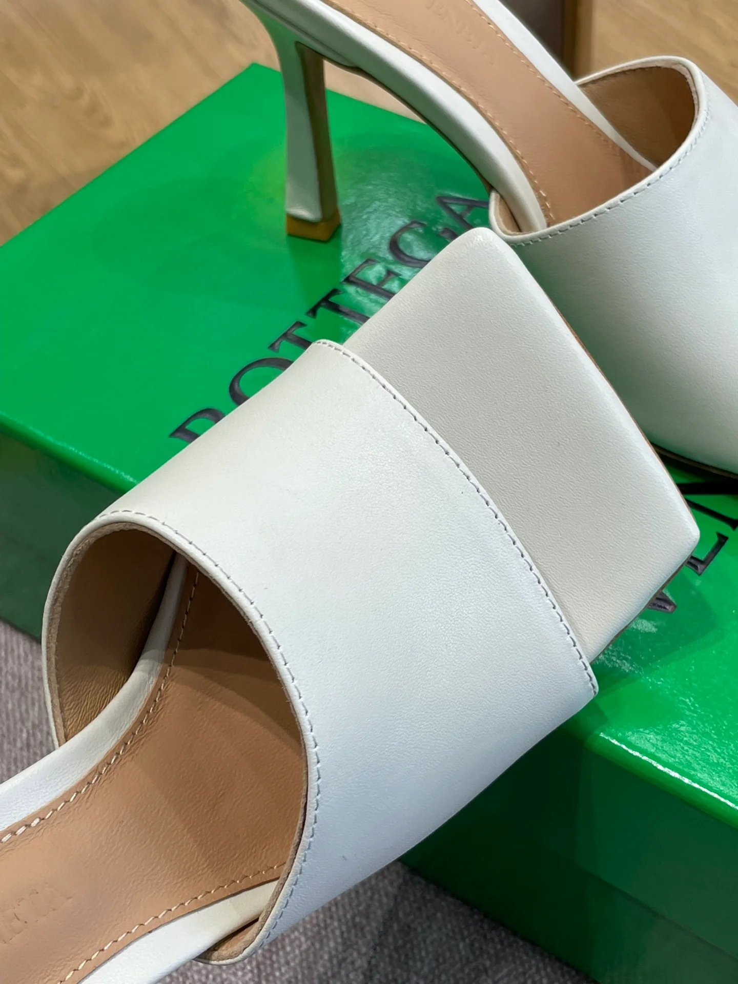 BV - Сандалии - Туфли на высоком каблуке