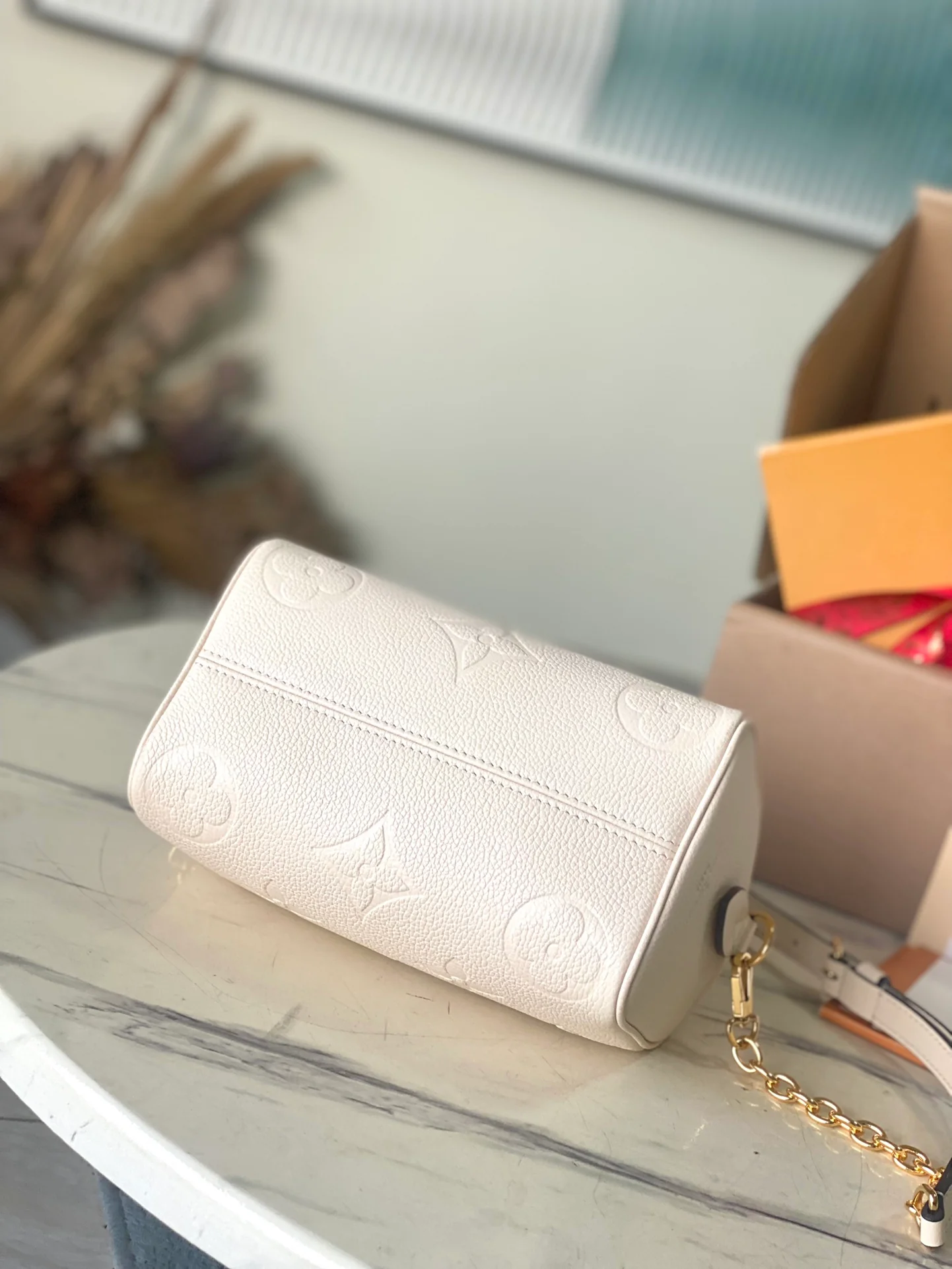 m58954-LV-speedy-20-Сумка-кроссбоди-Кремово-белый