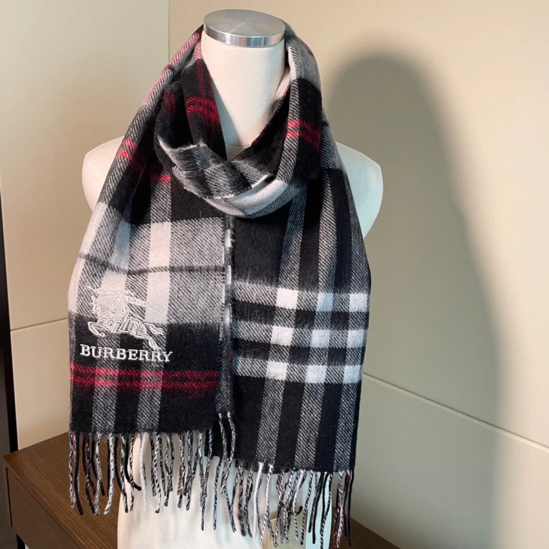 Burberry - Шарф унисекс