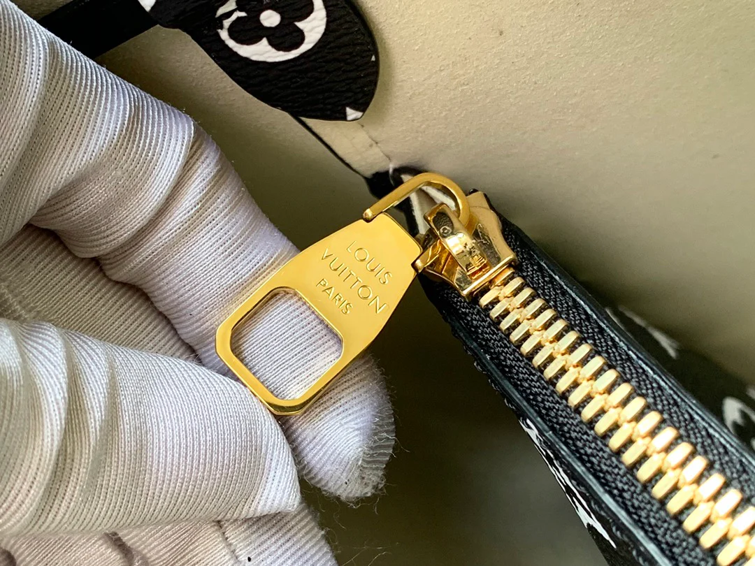 lv-m44679-neonoe handbag jungle-capsule series