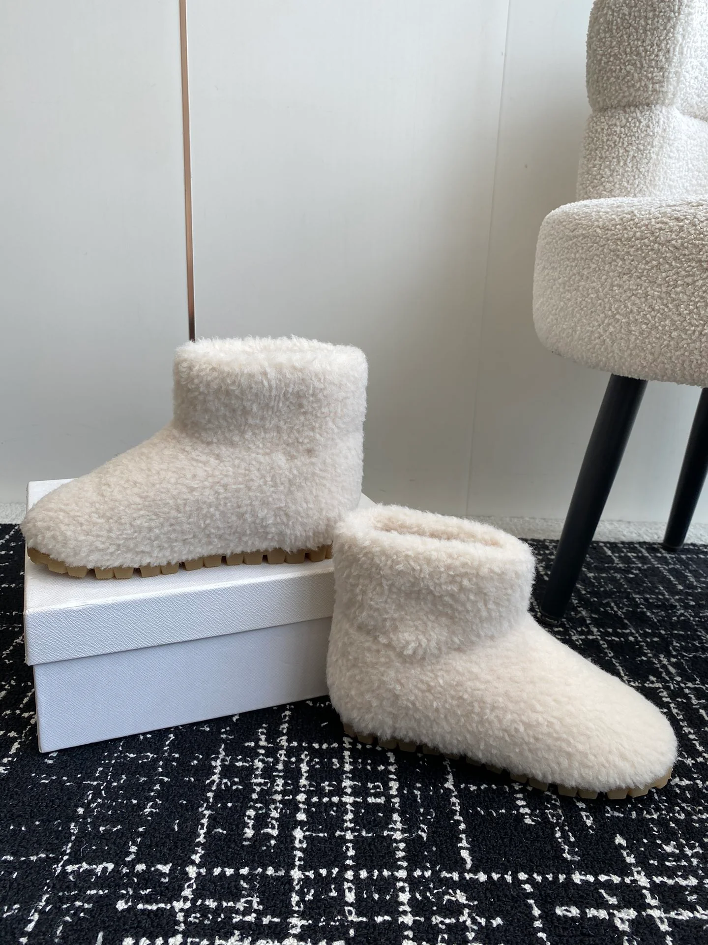 Шерстяные сапоги Miu Miu 2024 - белые