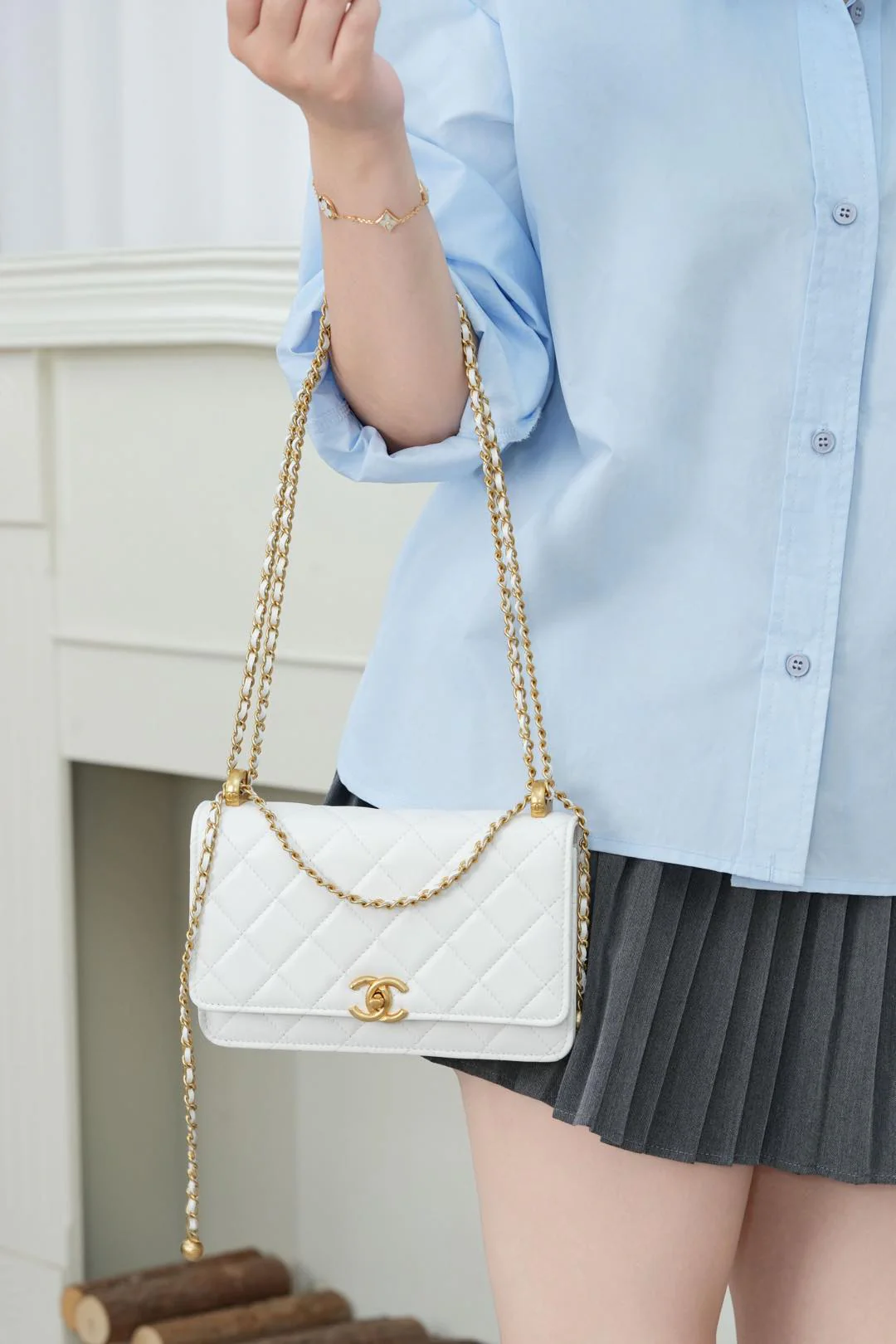 Chanel - Двойная золотая цепочка с бусинами - Застежка из белого золота