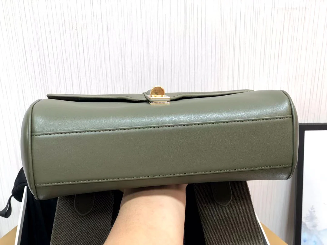 Сумка Celine из мягкой телячьей кожи с 16 узорами - 3