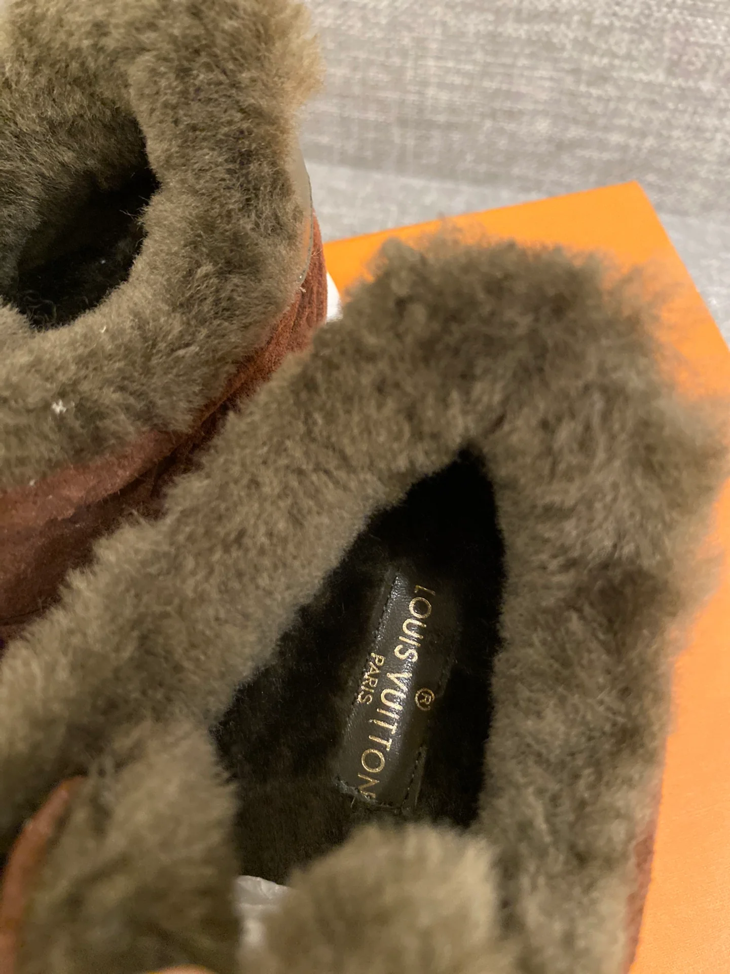 LV - Кроссовки с тиснением из шерсти - Темно-коричневые