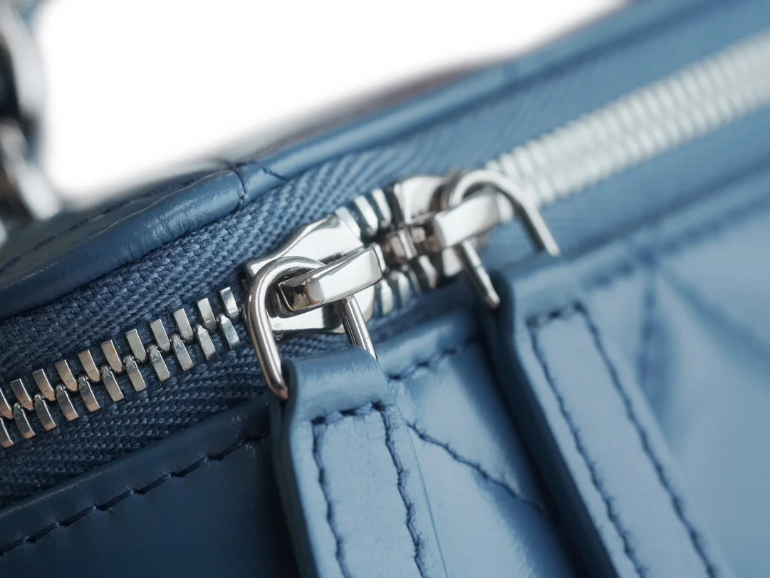 Chanel - Маленькая сумка Double C - Длинная сумка-коробочка с ручками - Пыльно-голубой