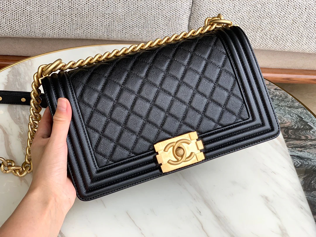 Chanel-boy-25cm-9