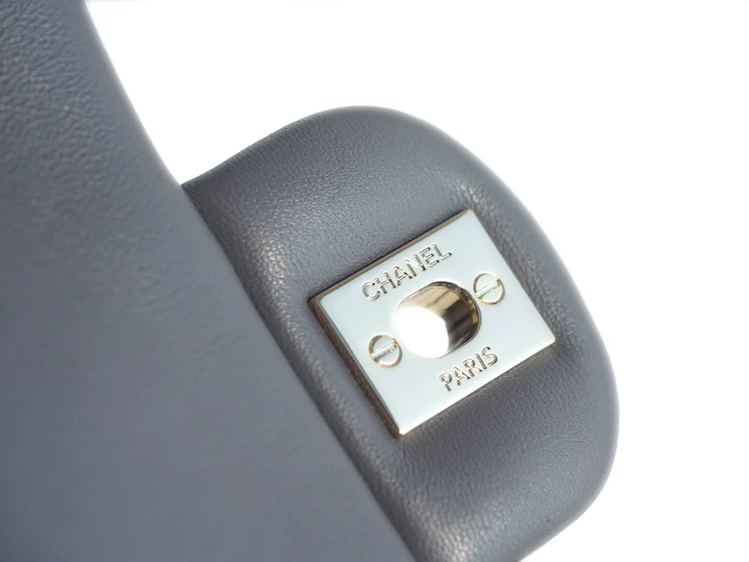 Chanel - Новая гармошка с ручкой, украшенной стразами - Серая