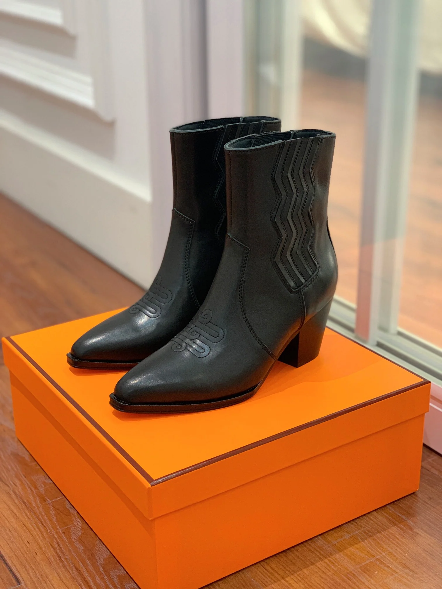 Новинка сезона осень/зима 2022 от Hermes - Ботильоны - Черные