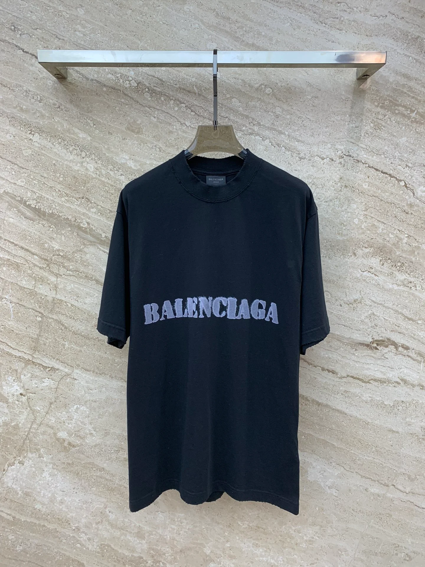 Футболка Balenciaga 2403 Vintage Distressed Lettering с коротким рукавом - черная