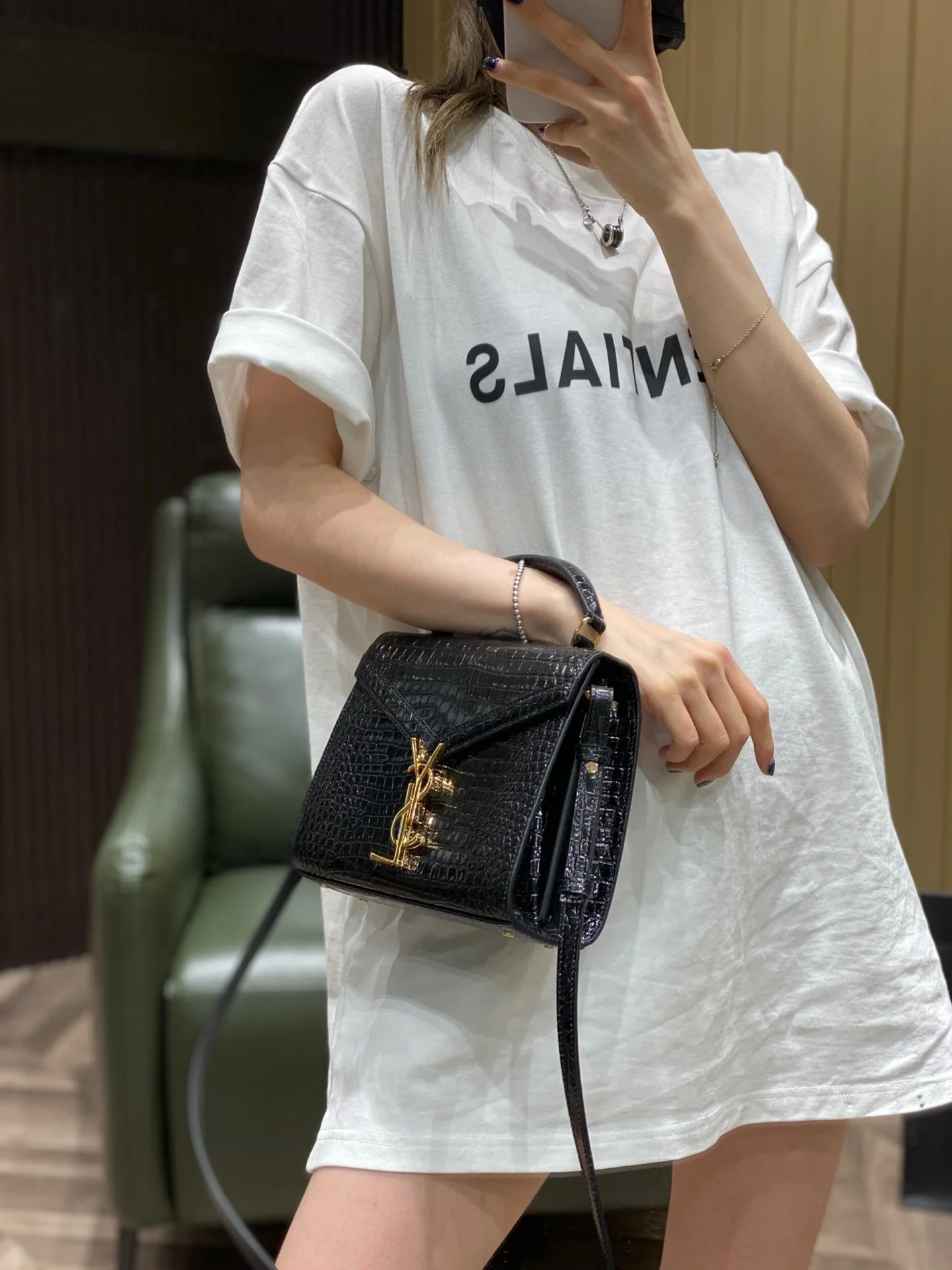 Образ YSL Cassandra с крокодиловым принтом (поделиться)