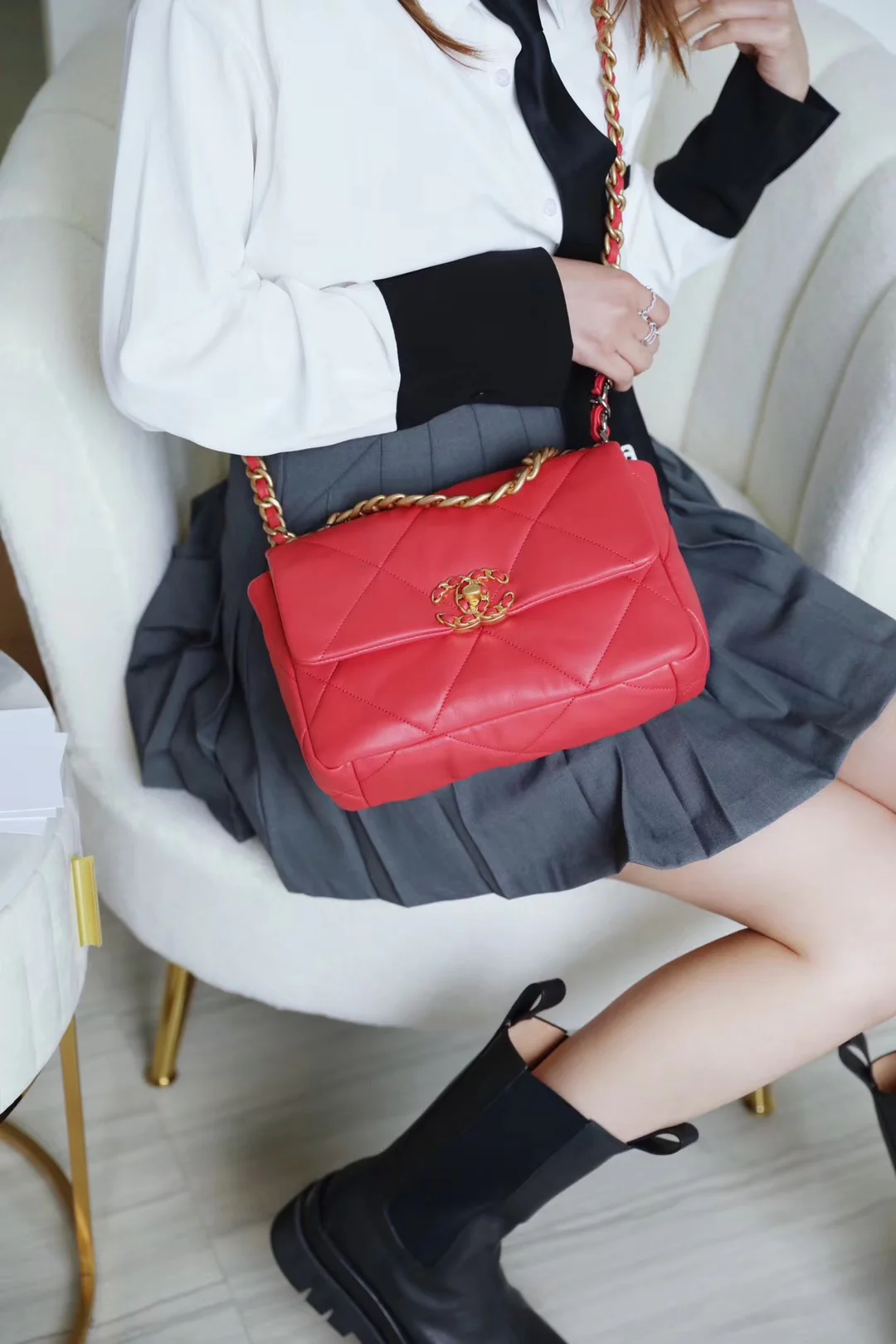 Сумка Chanel 19 - маленькая, кораллово-красная